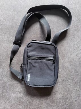 Brixley crossbody belt bag